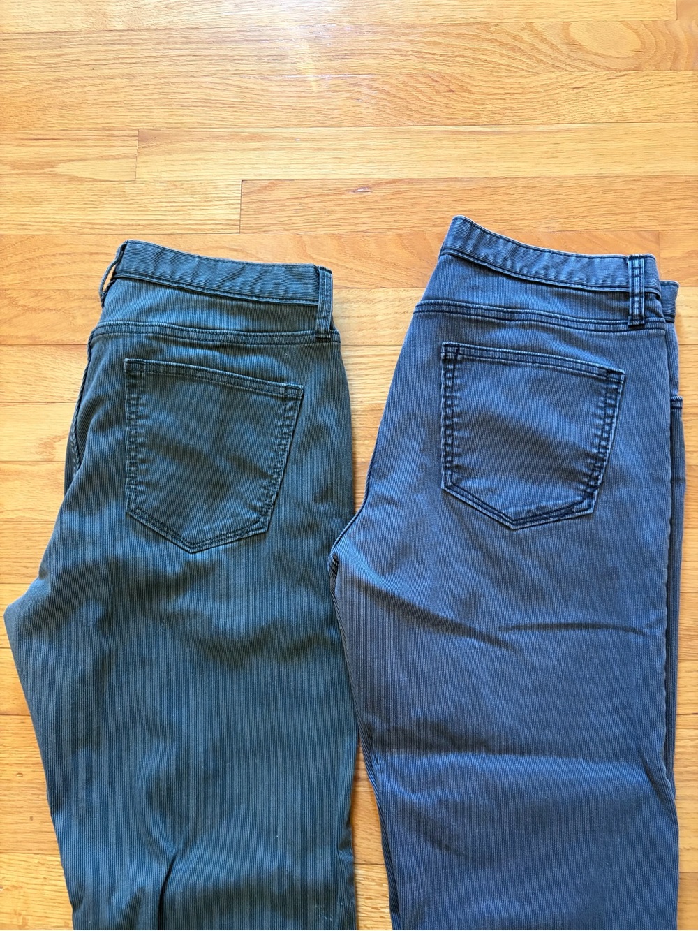 2 pairs of Banana Republic Ribbed Jeans in Gray and Green size 33 by 30 - Picture 3 of 16